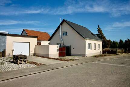 Haus Niedergörsdorf - 5 Zimmer, 130 m&sup2;, 260.000&euro; | Angebot:26234825