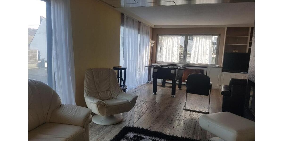 Einfamilienhaus Brey - 8 Zimmer, 300 m&sup2;, 190.000&euro; | Angebot:27093595