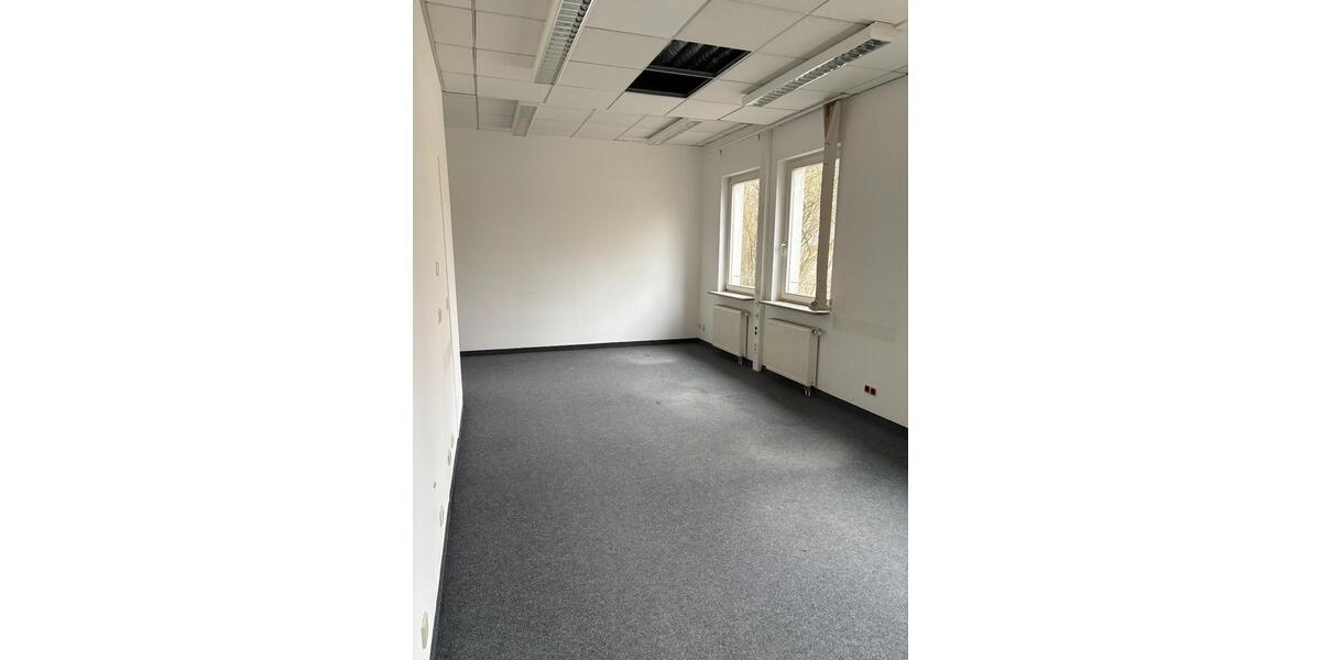 Großzügige Gewerbeeinheit Zentrum Su.- Ro.zu vermieten zimmer
