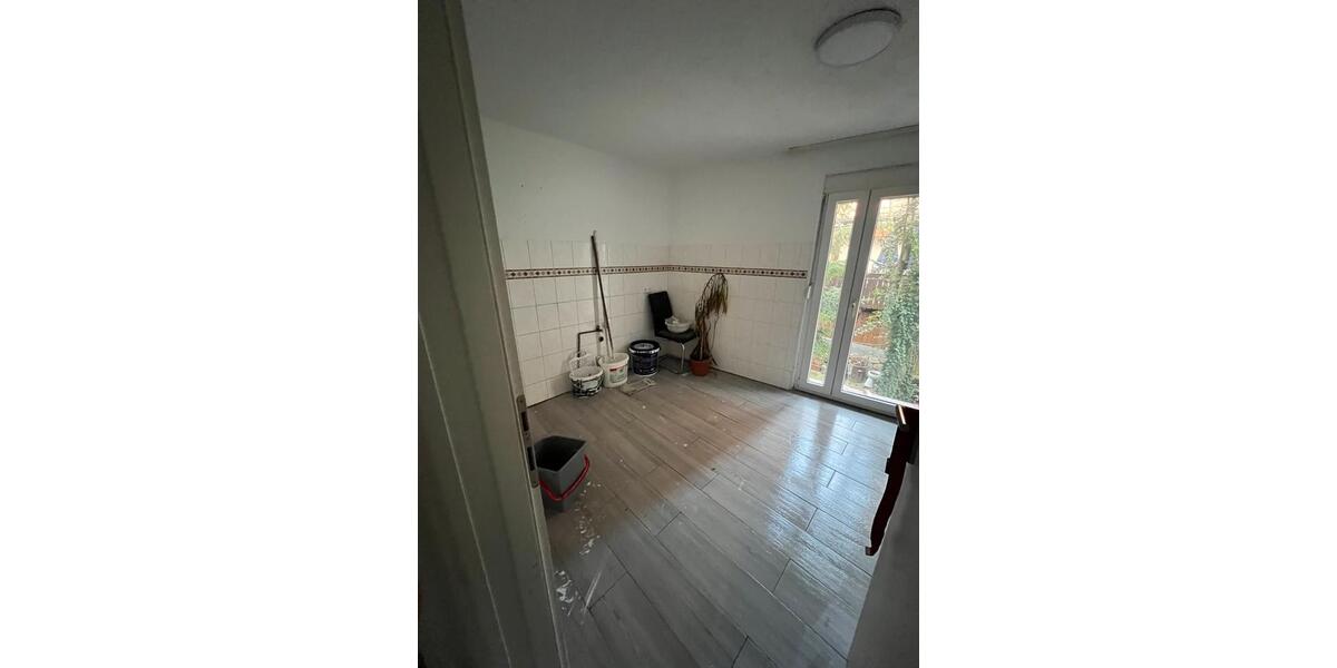 Mehrfamilienhaus, Wohnhaus Aichtal - 8 Zimmer, 160 m&sup2;, 1.800&euro; | Angebot:26377079