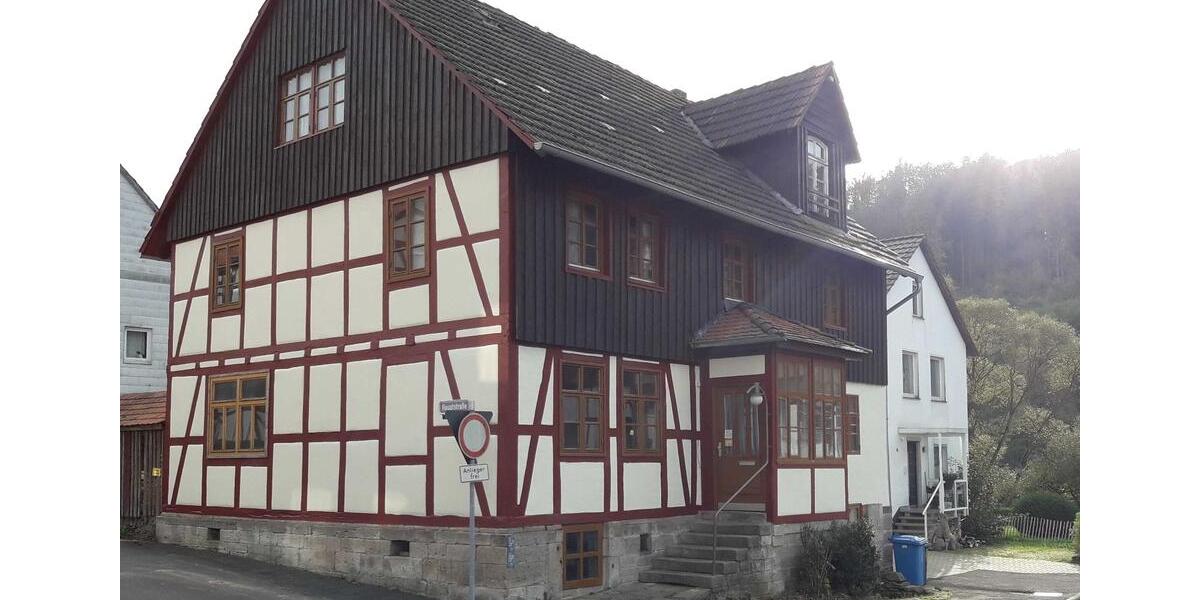 Einfamilienhaus Staufenberg - 9 Zimmer, 209 m&sup2;, 1.350&euro; | Angebot:26335852