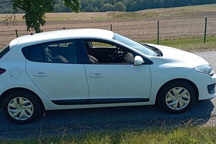 Renault Megane 127.374 km 4.588 &euro; Striegistal 09661