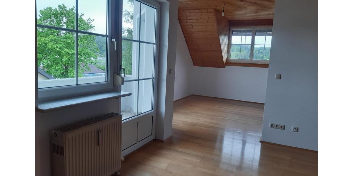 Dachgeschoßwohnung Vilshofen an der Donau - 2 Zimmer, 75 m&sup2;, 520&euro; | Angebot:24829115
