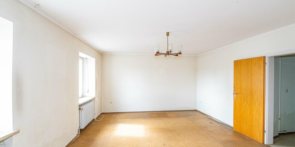 Großzügiges Zweifamilienhaus mit verborgenem Garten in der Innenstadt von Cham - Mehrfamilienhaus, Wohnhaus Cham | Angebot:26298154