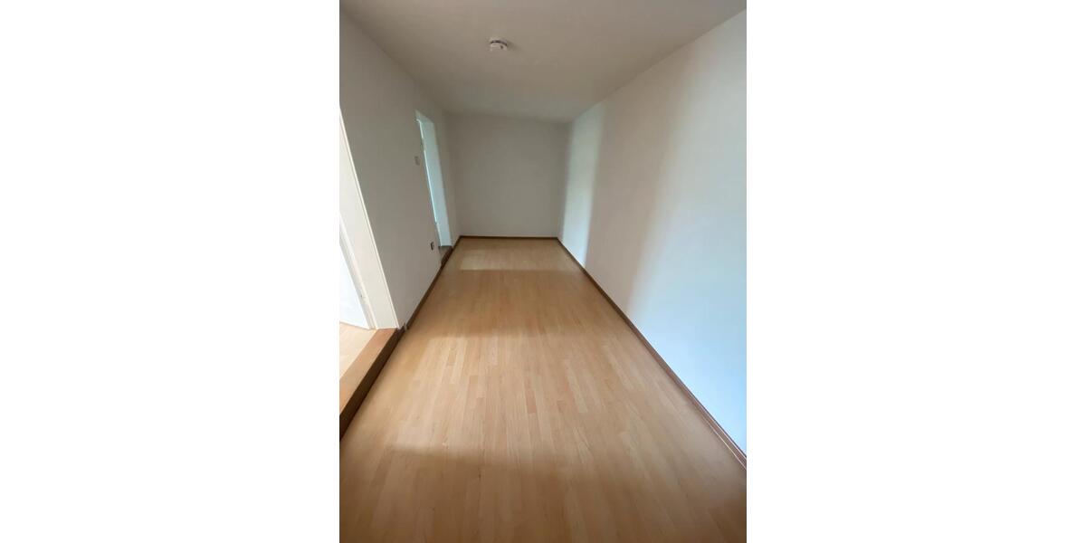 Dachgeschoßwohnung Delligsen - 4 Zimmer, 89 m&sup2;, 923&euro; | Angebot:26198056