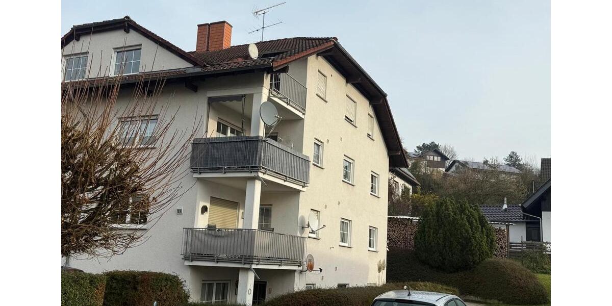 3 - Zimmer Dachgeschosswohnung in Solms-Burgsolms 3 zimmer