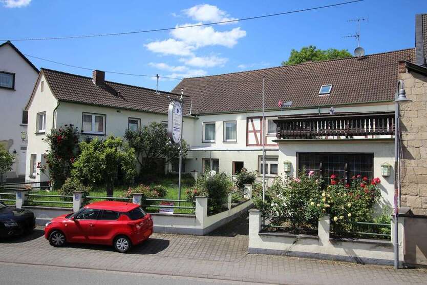 Haus zum Kaufen in Oberzissen 165.000 € 166 m²