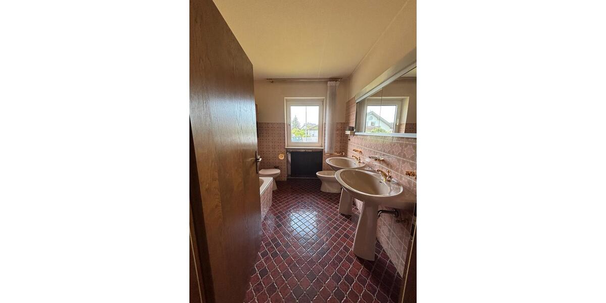 Einfamilienhaus Gelnhausen - 8 Zimmer, 172 m&sup2;, 460.000&euro; | Angebot:26764454
