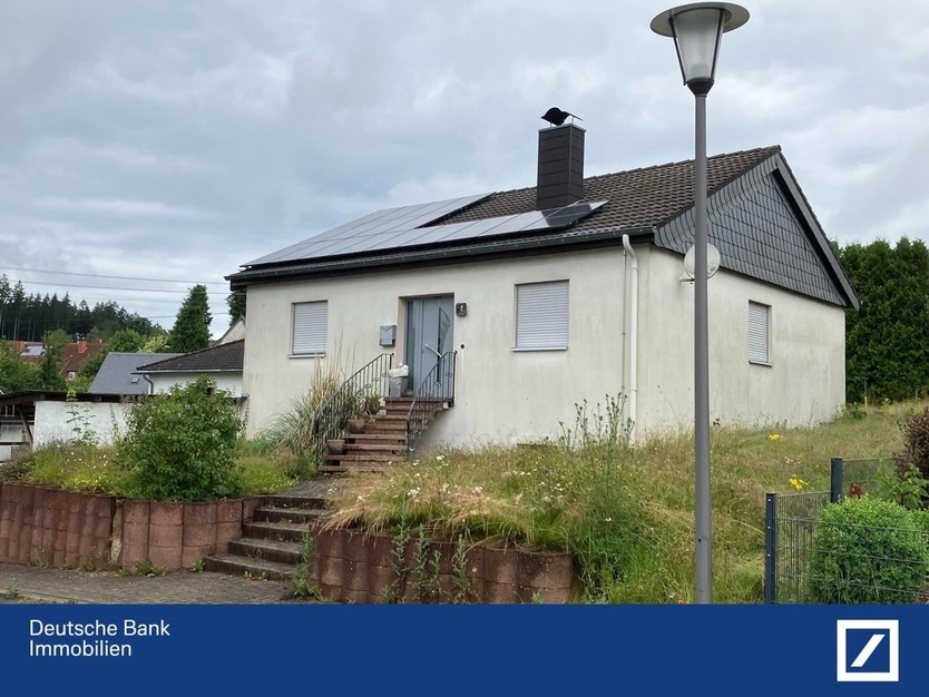 Zwangsversteigerung - Einfamilienhaus mit EinliegerWohnung in Malborn - provisionsfrei für Ersteher!
