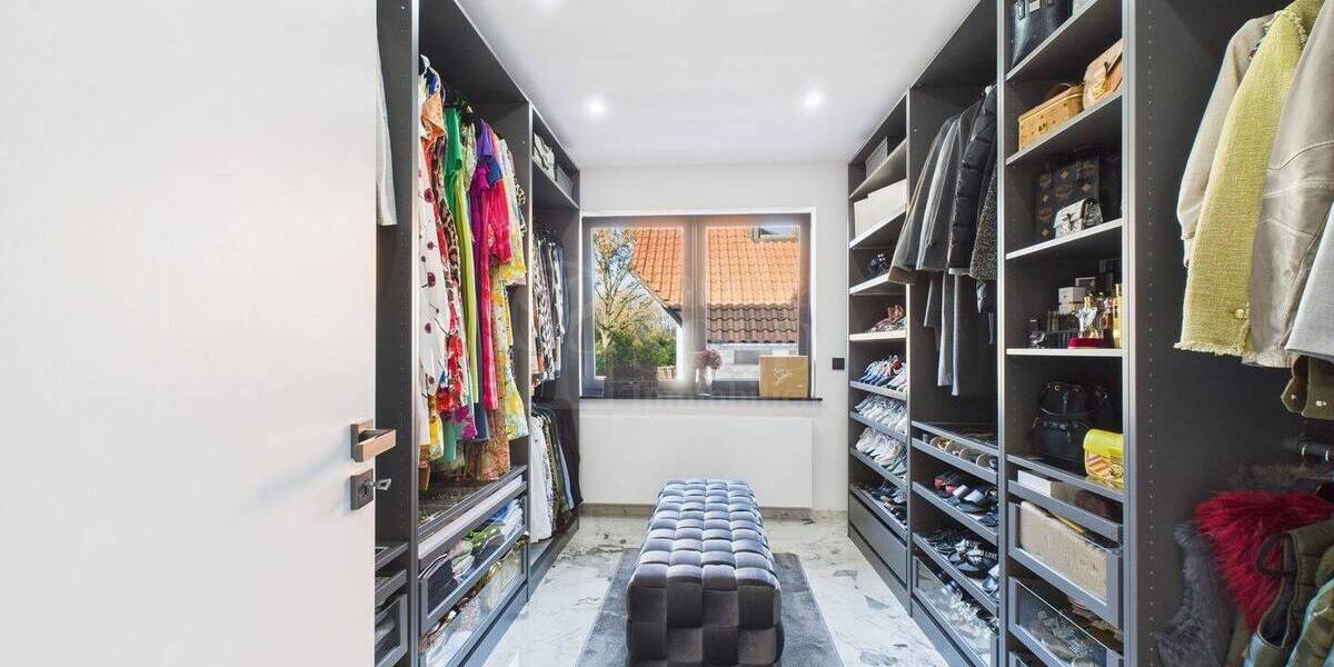 Luxus in Kirkel-Neuhäusel - Exklusives Anwesen mit 3 Wohneinheiten, Garten & Top-Ausstattung - Villa Kirkel Kirkel-Neuhäusel | Angebot:26120749