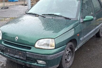 Renault Clio 119.989 km 1.200 € Borna 04552