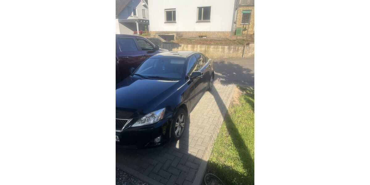 Lexus IS 220 322.900 km 3.500 &euro; Nittel 54453