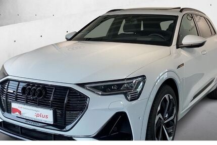 Audi e-tron 44.385 km 49.990 &euro; Rostock 18059