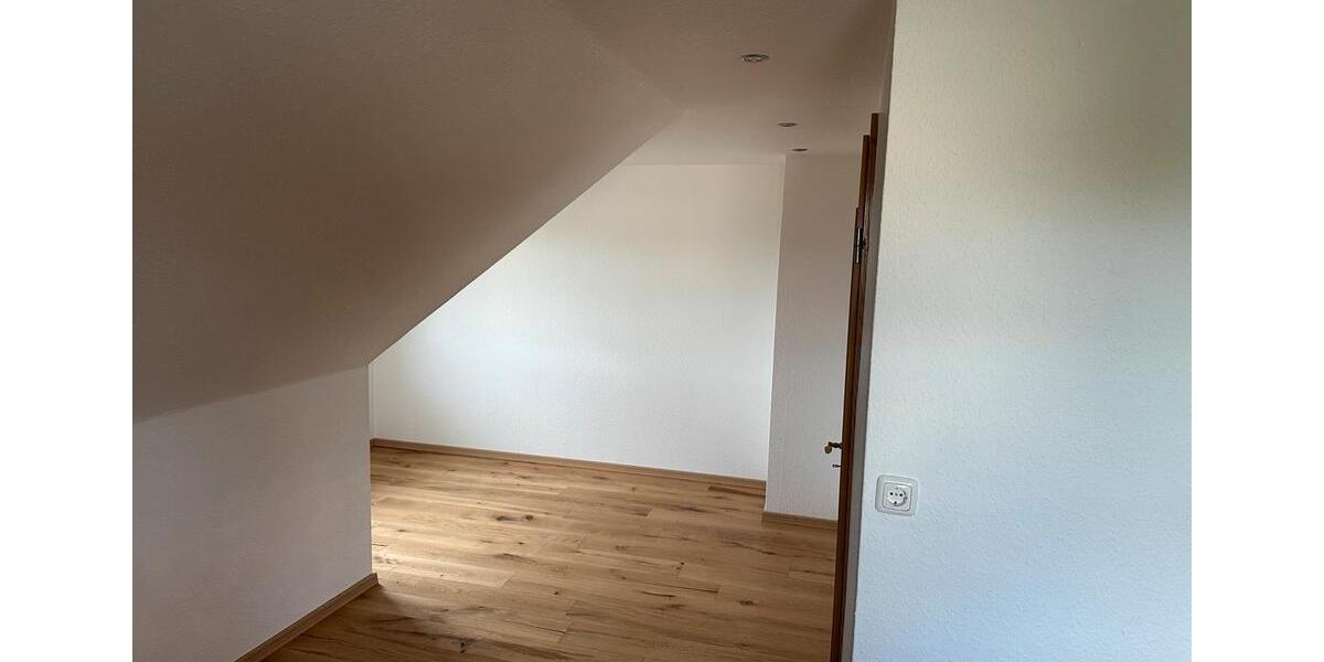 Doppelhaushälfte Bad Oeynhausen Dehme - 1 Zimmer, 100 m&sup2;, 1.300&euro; | Angebot:26617954