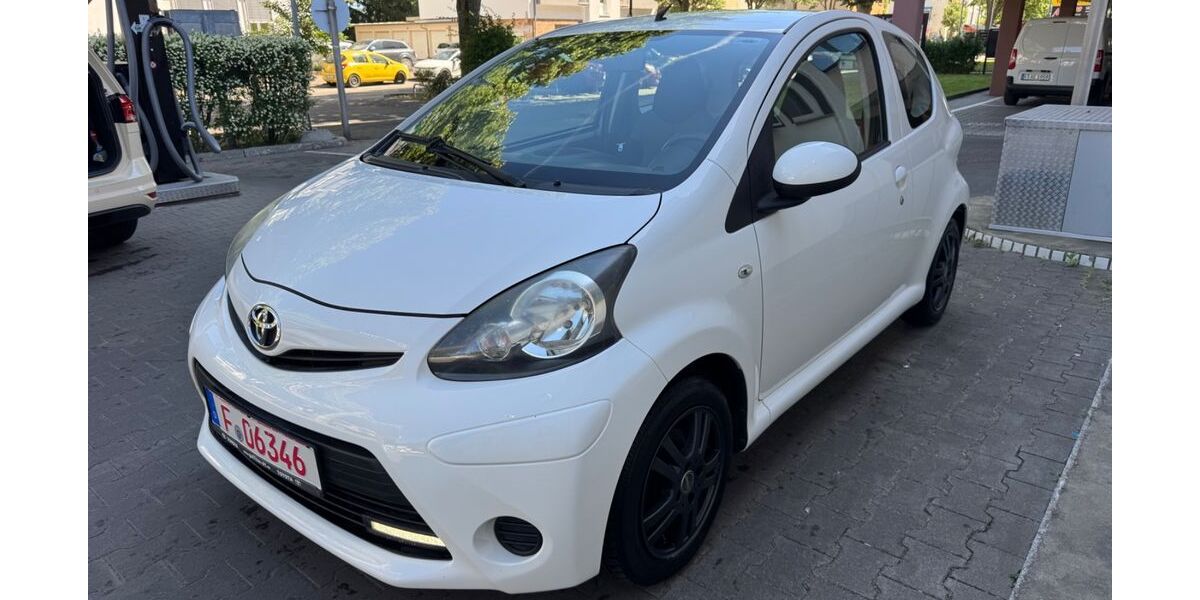 Toyota Aygo (X) 184.077 km 2.499 &euro; Frankfurt 60487