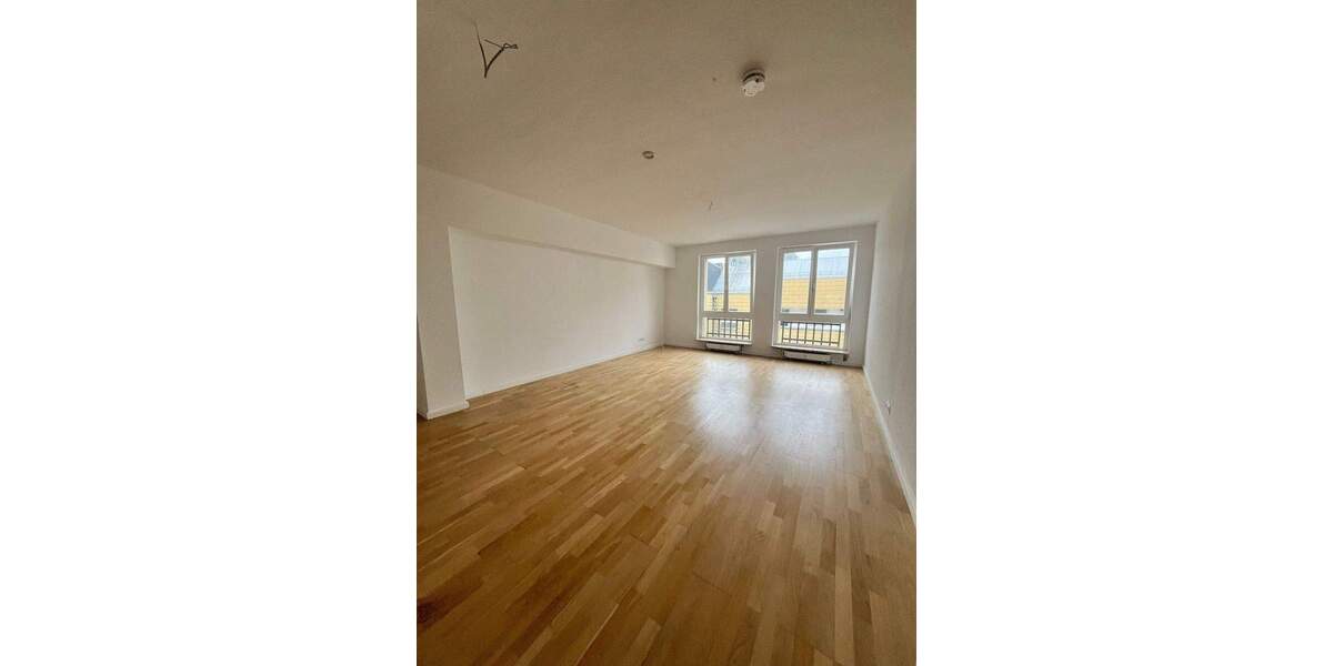 Etagenwohnung Wiesbaden Mitte - 2 Zimmer, 100 m&sup2;, 1.200&euro; | Angebot:24694226