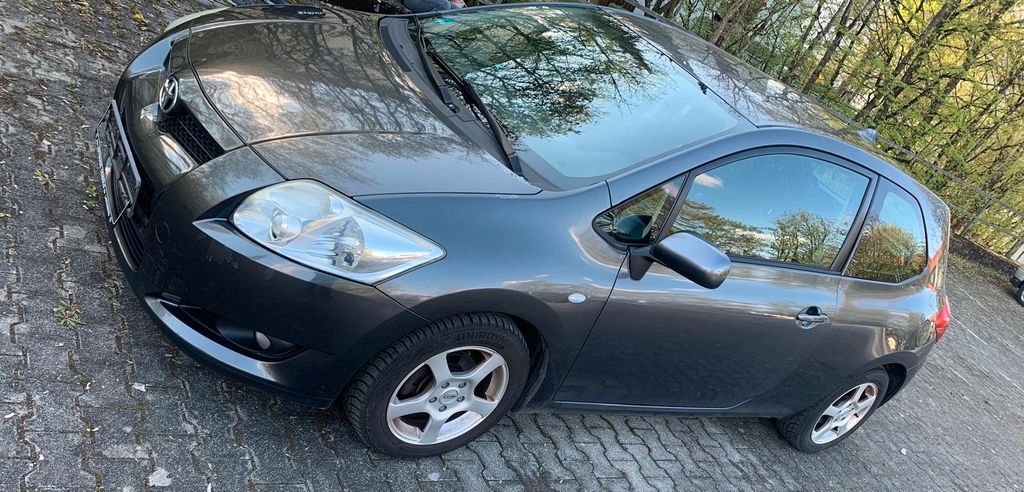 Toyota Auris 157.200 km 2.700 &euro; Kaufering 86916