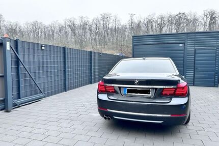 BMW 730