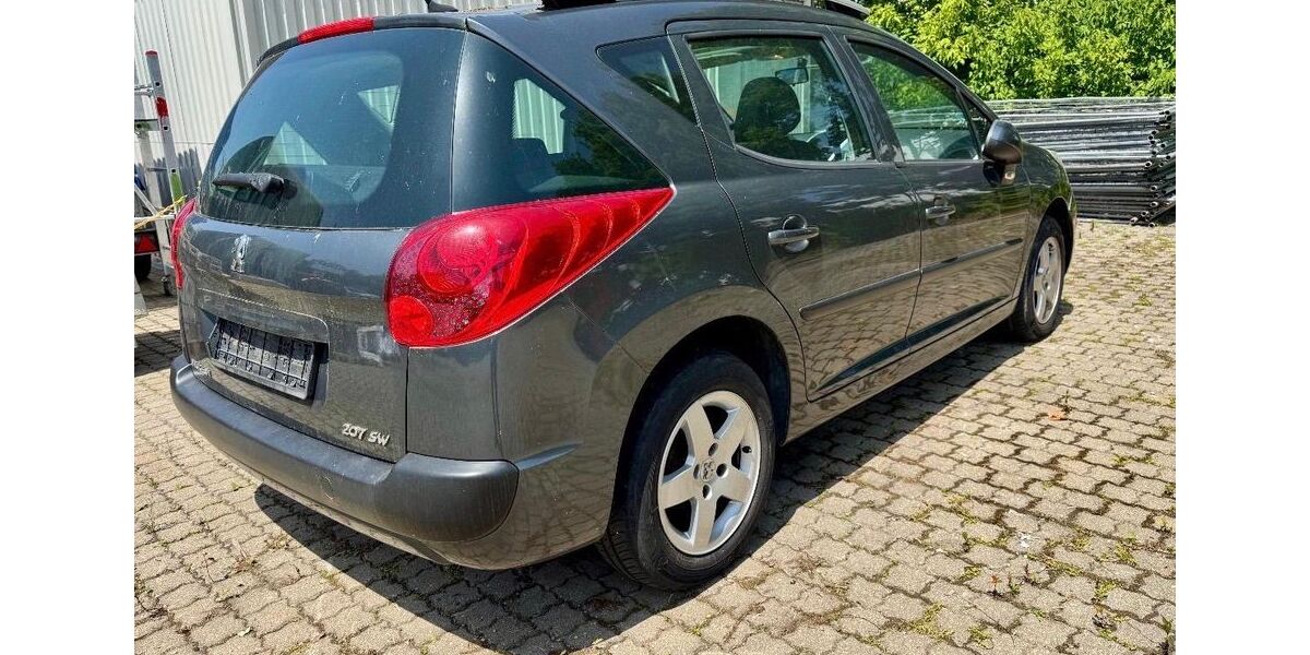 Peugeot 207 170.000 km 1.850 &euro; München 81245