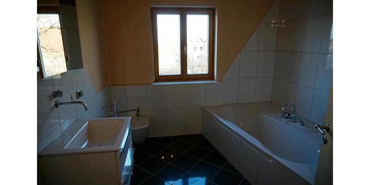 Große Etagenwohnung im schönen Altmühltal. 4 zimmer