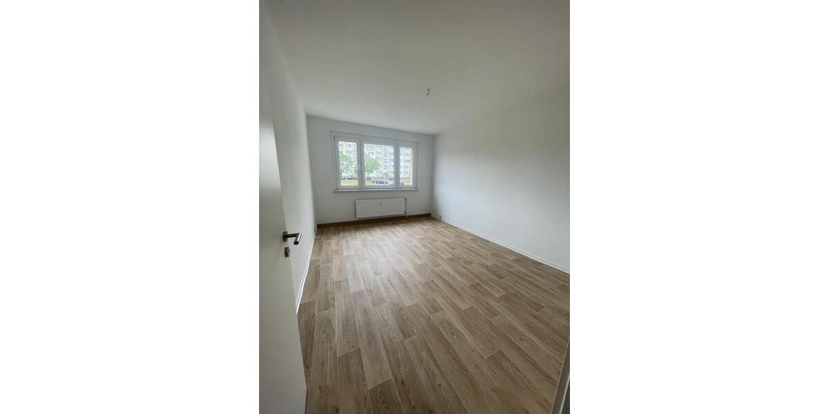 Etagenwohnung Prenzlau - 4 Zimmer, 75 m&sup2;, 525&euro; | Angebot:25541074