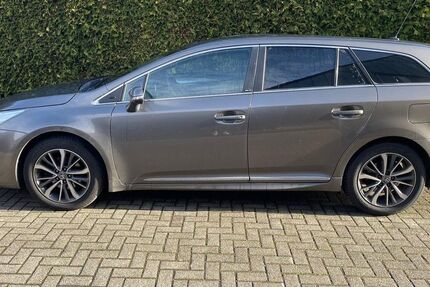 Toyota Avensis 113.000 km 15.300 &euro; Jever 26441