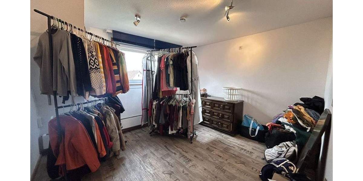 Gepflegtes Einfamilienhaus mit sehr schönem Garten & Garage in ruhiger Lage Morlautern, vermietet 6 zimmer