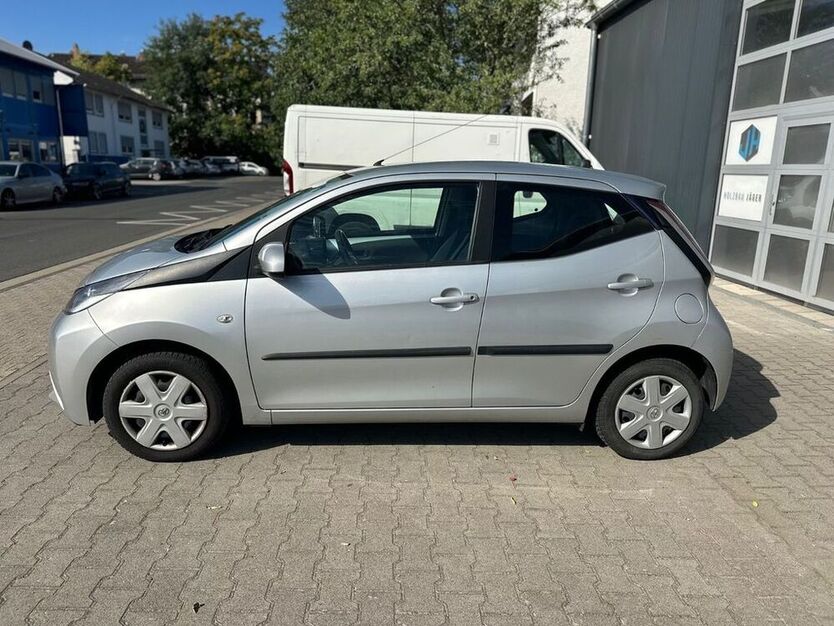 Aygo (X)