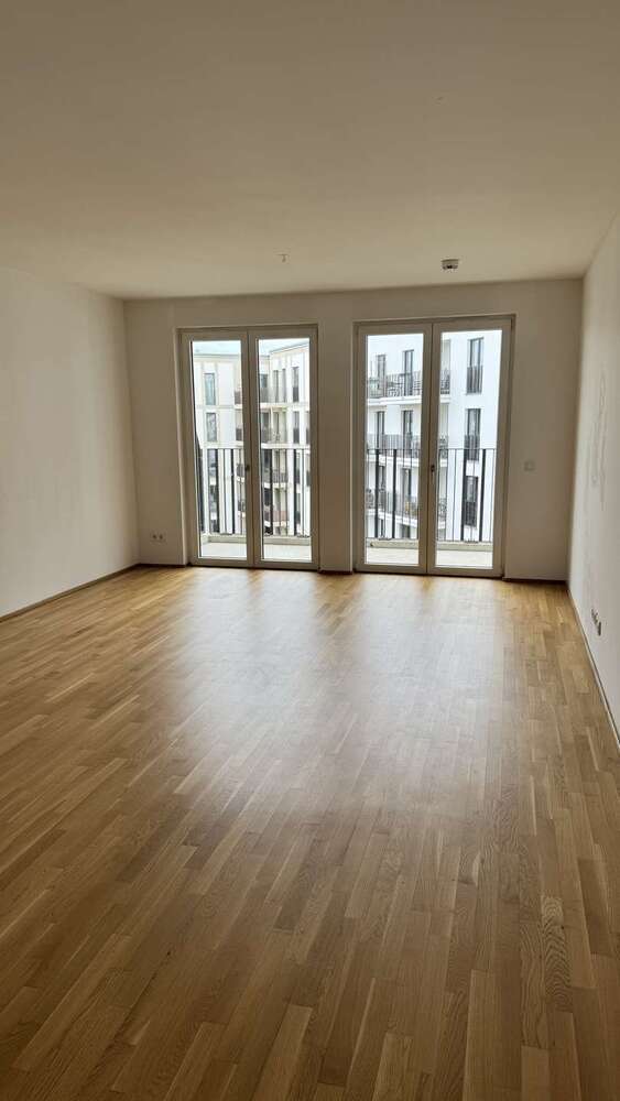 Wohnung zum Mieten in Berlin 2.238,43 € 100.83 m²