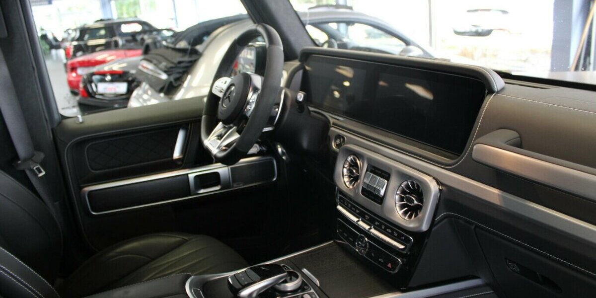 Mercedes-Benz G 63 AMG Speedshift 9G-TRONIC Superior 5.325 km 169.980 &euro; Euskirchen 53881