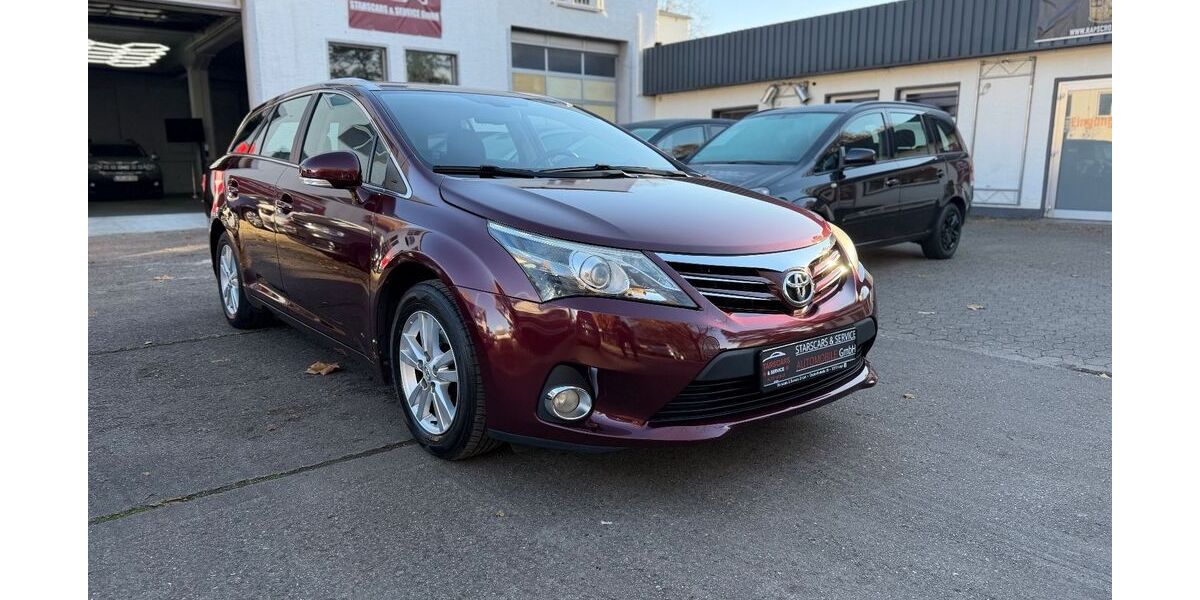 Toyota Avensis 109.000 km 11.450 &euro; Lage 32791
