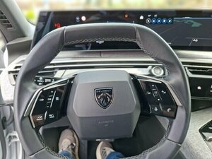 Peugeot 5008 Allure Hybrid 145 E-DSC6-7 Sitze 43.900 km 27.550 &euro; Bad Wünnenberg 33181