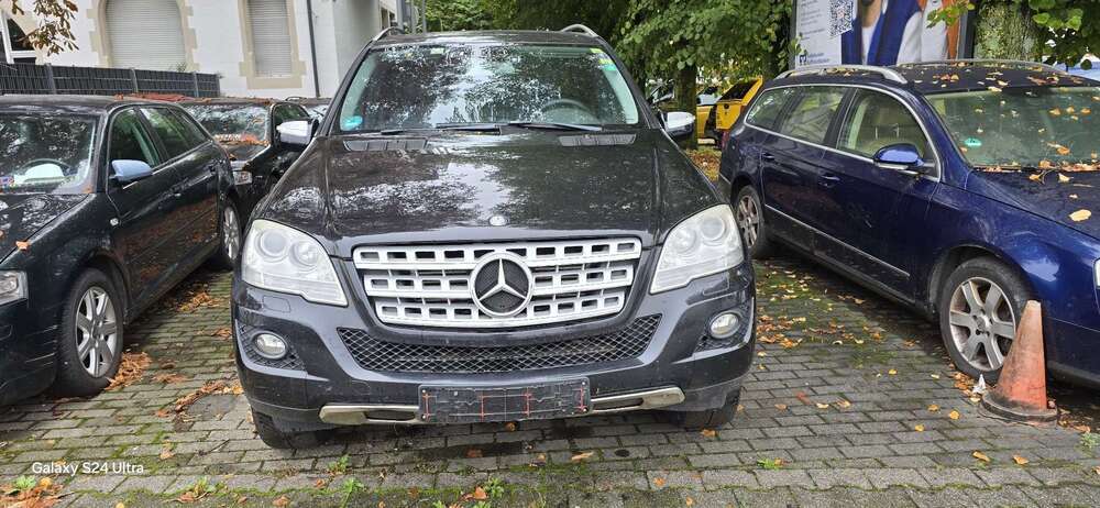 Mercedes-Benz ML 320 480.000 km 4.500 € Freiburg 79111