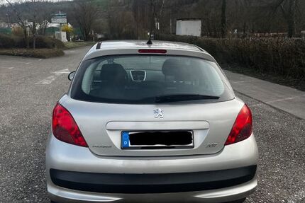 Peugeot 207 141.000 km 2.400 &euro; Lauchringen 79787