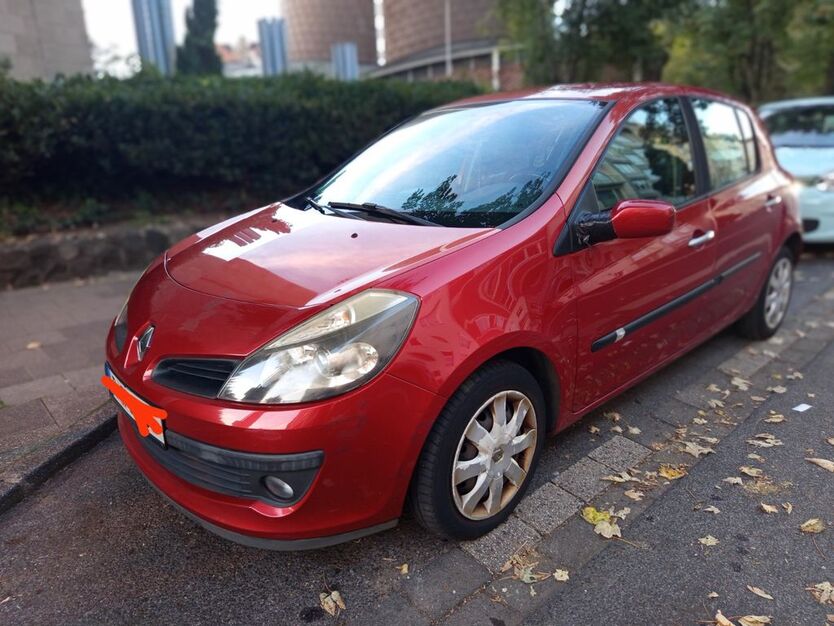 Renault Clio 156.053 km 1.700 € Düsseldorf 40479