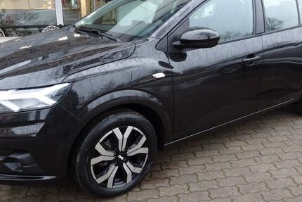 Dacia Logan 10.900 km 16.990 &euro; Dresden 01217