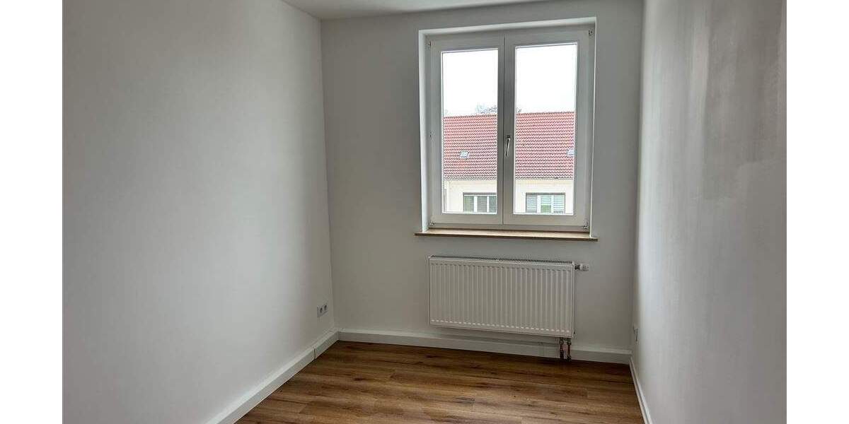 Etagenwohnung Hohenmölsen - 3 Zimmer, 61 m&sup2;, 75.000&euro; | Angebot:25141592