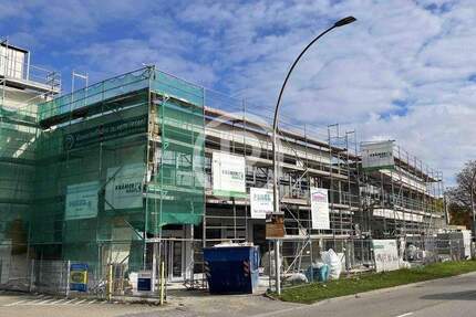 Gewerbe Neubau Objekt in Weinstadt-Endersbach. Großzügige Bürofläche im OG mit Stellplätze. zimmer