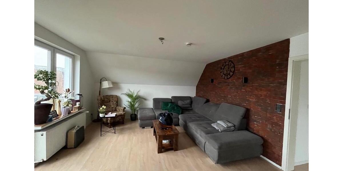 Dachgeschoßwohnung Oldenburg Eversten - 3.5 Zimmer, 80 m&sup2;, 1.100&euro; | Angebot:26415933