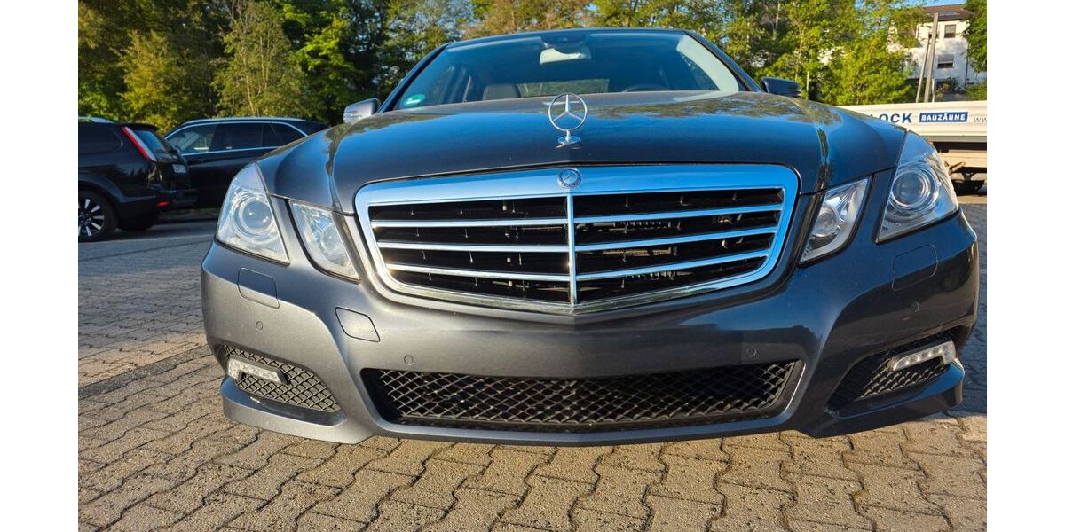 Mercedes-Benz E 200 126.000 km 14.000 &euro; Eppstein 65817