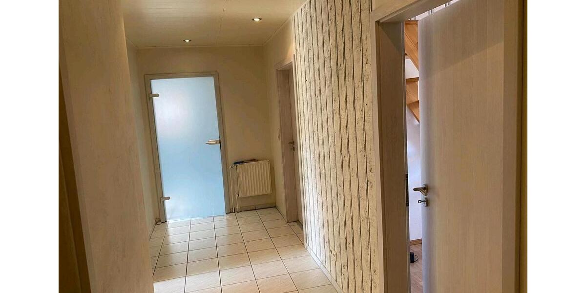 Etagenwohnung Essen (Oldenburg) - 4 Zimmer, 120 m&sup2;, 850&euro; | Angebot:26033167