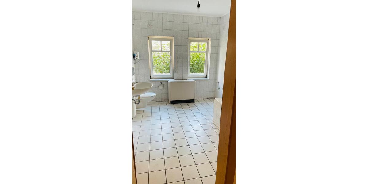 Erdgeschoßwohnung Weida - 3 Zimmer, 68 m&sup2;, 35.000&euro; | Angebot:27188462