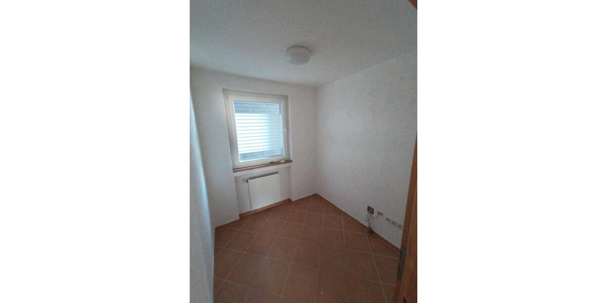 Etagenwohnung Burscheid - 4 Zimmer, 77 m&sup2;, 900&euro; | Angebot:24801510