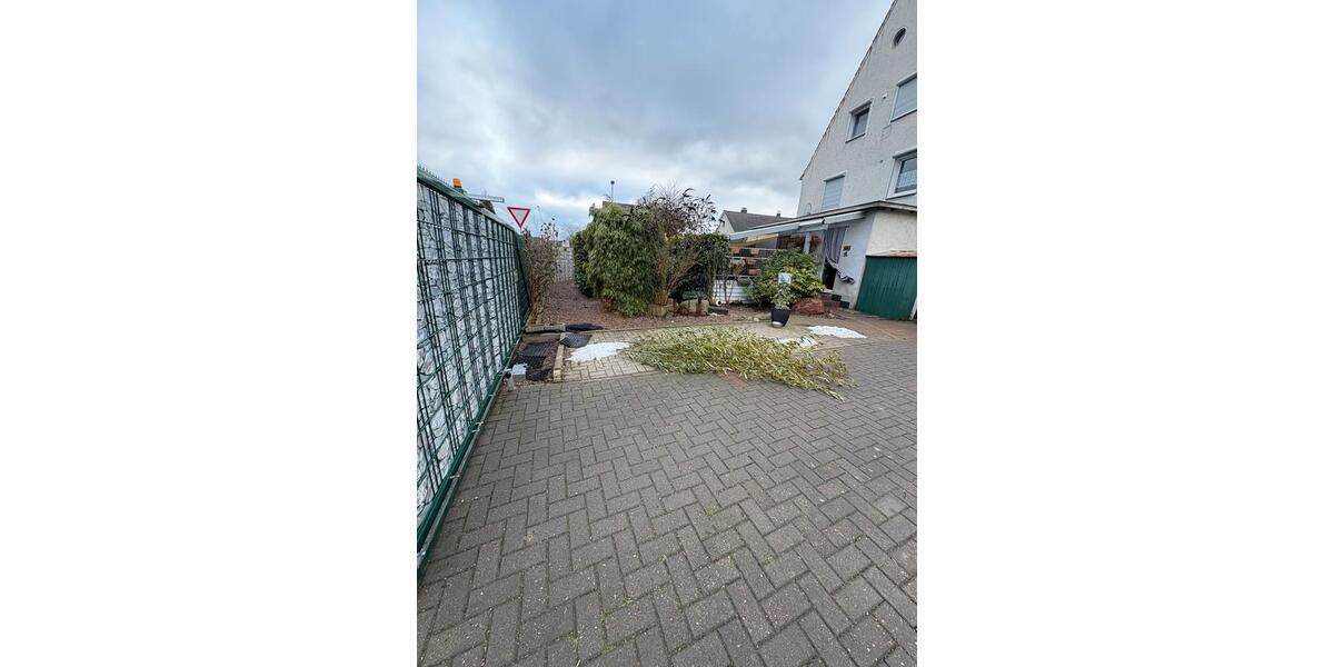 Erdgeschosswohnung, Mehrfamilienhaus 3 zimmer