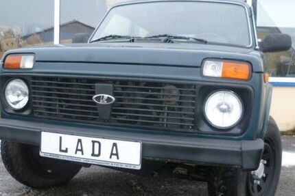 Lada Niva 104.012 km 6.444 &euro; Obersfeld 97776