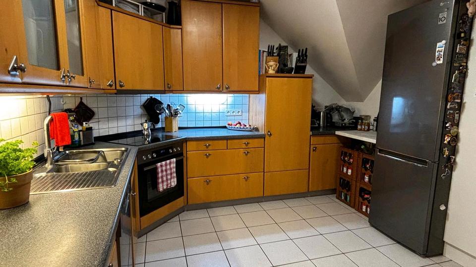 Dachgeschoßwohnung Homburg - 5 Zimmer, 112 m&sup2;, 800&euro; | Angebot:26426547