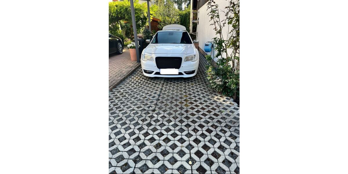 Chrysler 300C 159.000 km 21.000 &euro; Ahnatal 34292