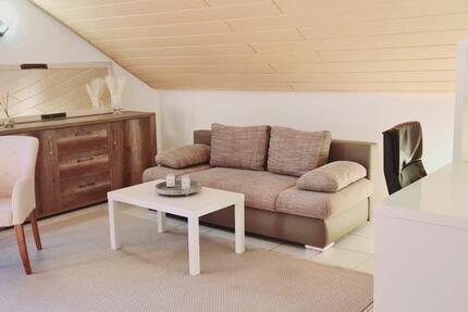 Möblierte 3 bis 4-Zi.-Whg. - zentral & ruhig (Langensteinbach) zimmer