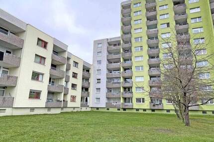 Einziehen und wohlfühlen-moderne, gepflegte 3-Zimmer-Whg. gr. Loggia, Aufzug & Stellplatz in Empelde 3 zimmer
