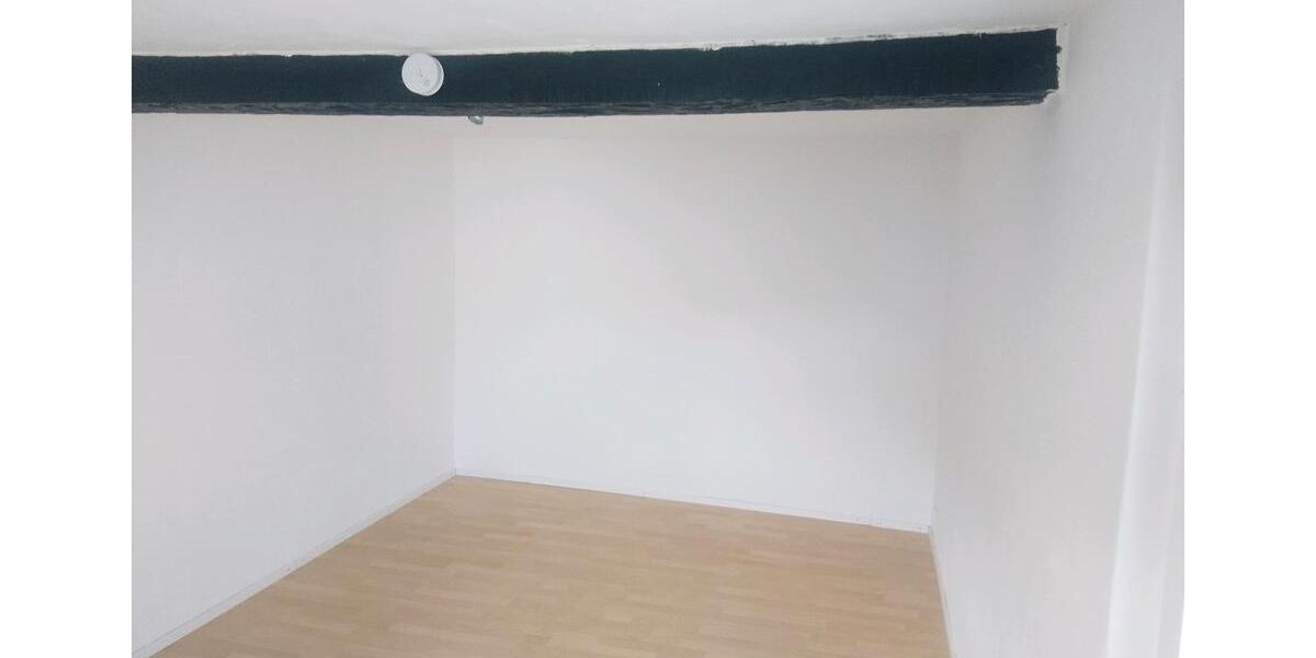 Etagenwohnung Gladenbach - 4 Zimmer, 142 m&sup2;, 1.200&euro; | Angebot:26397959